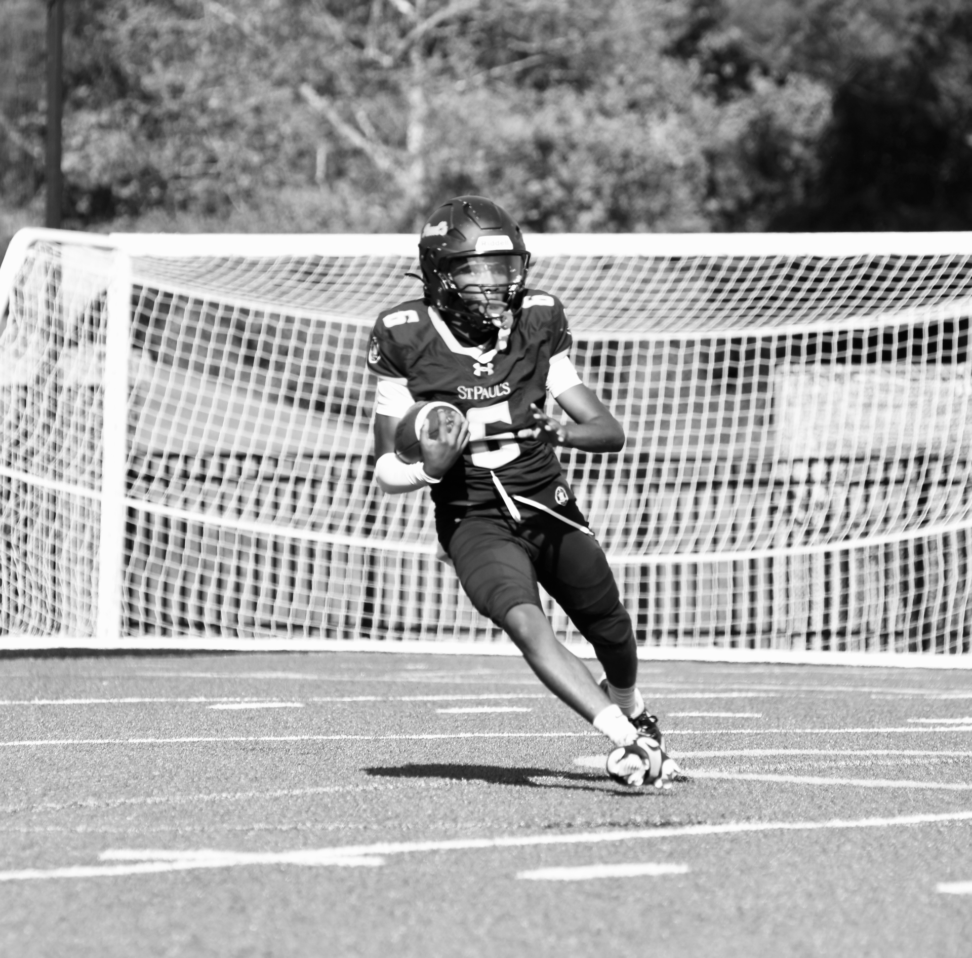 #6 cutting in black and white