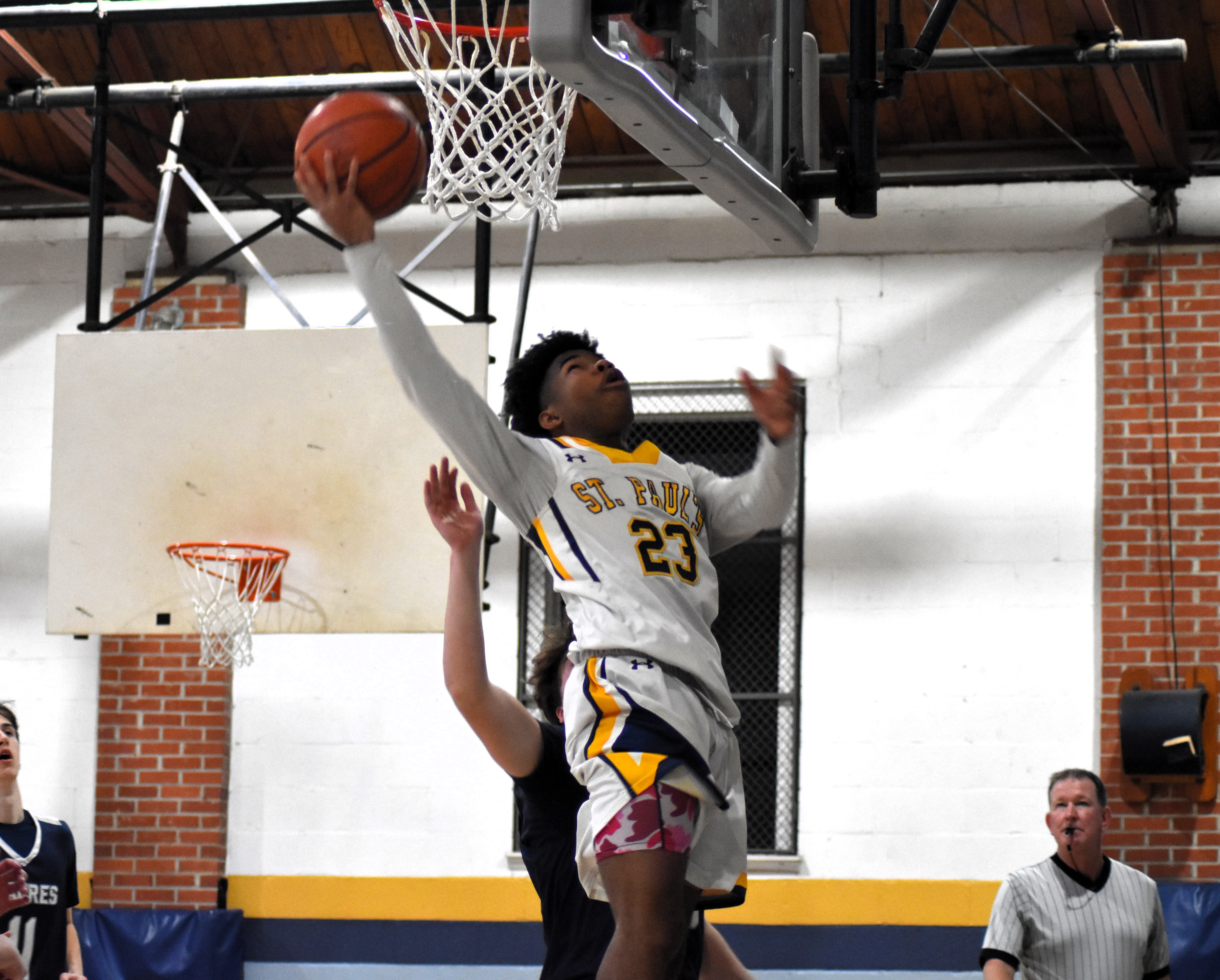 Frosh Hoops Beats St. P&P (pics)